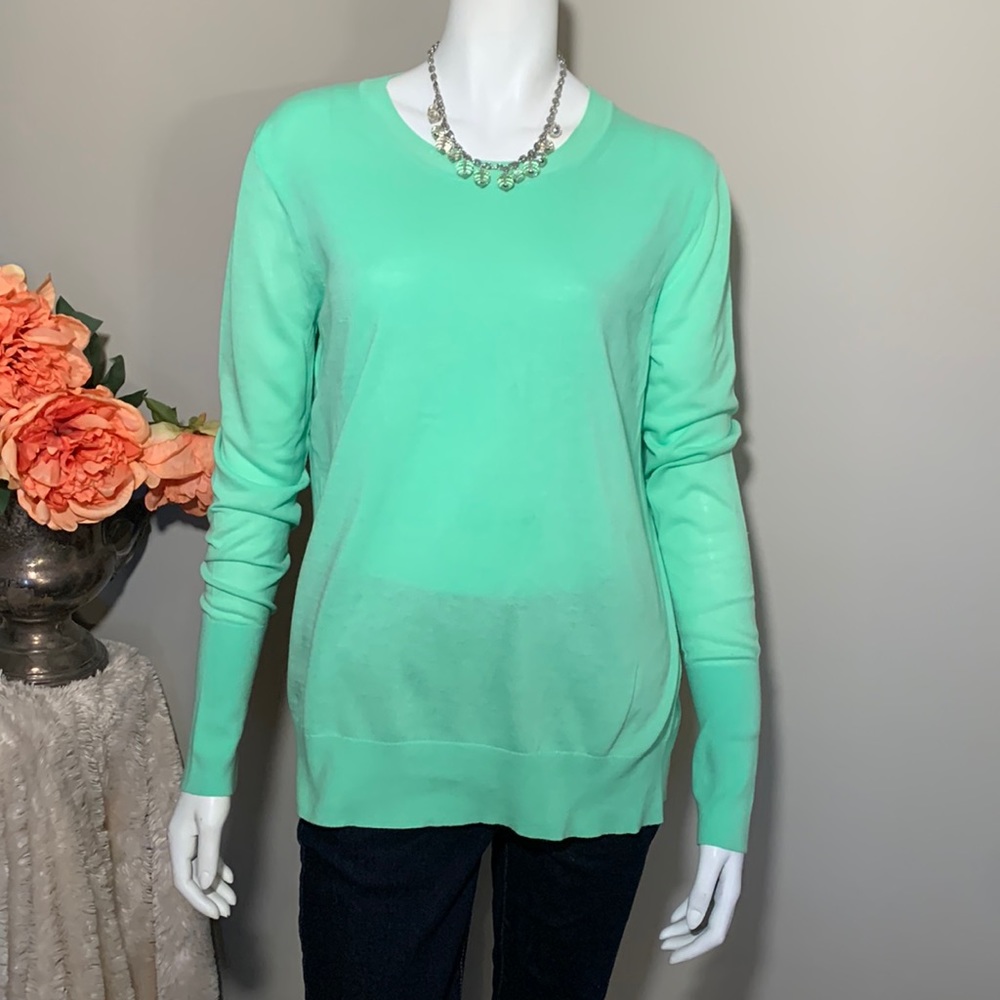 💚J. Crew lightweight green sweater M